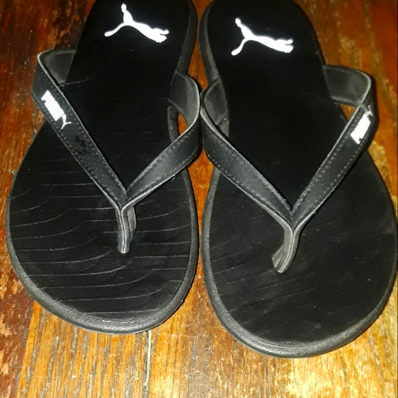 Puma- Black Sandals Size 7M - Picture 1 of 5